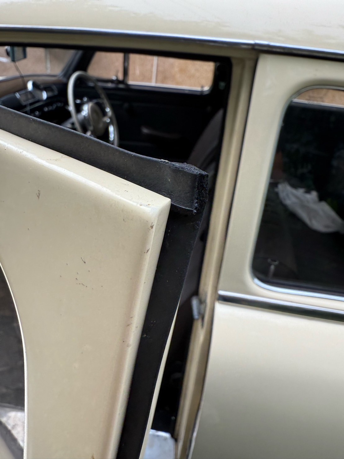 Mercedes Ponton W180 / W121 / W120 Door Rubber Seal – front left and right - Image 6